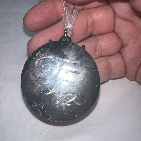 Fancy Feast by Purina 2012 Christmas Collector Ornament - Picture 5 of 6